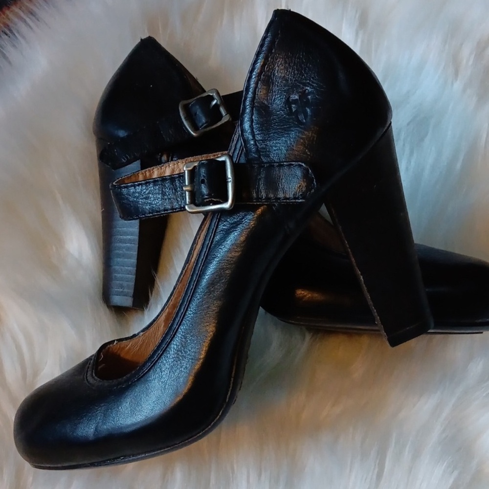 Frye Mary Jane Size 6.5